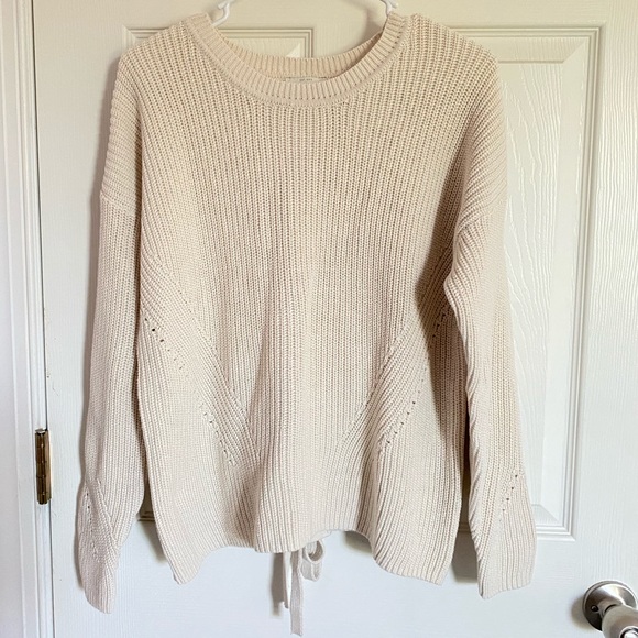 Lucky Brand medium cream sweater with bow in back - Picture 3 of 4